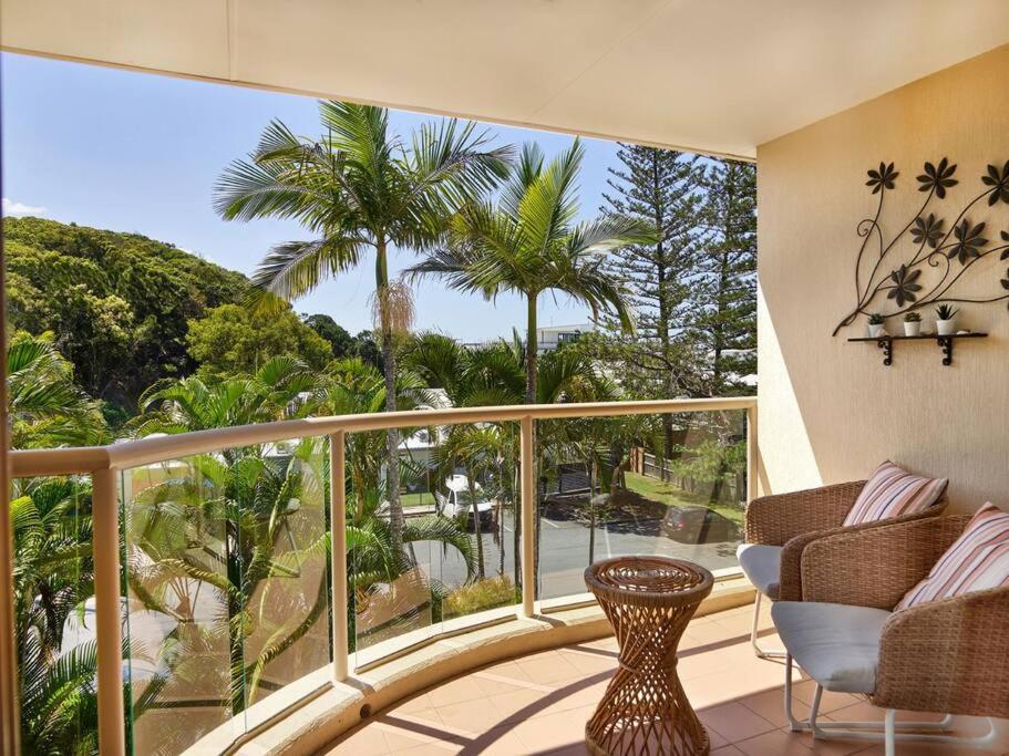 Maimi Renovated 2-bedroom Apartment Gold Coast